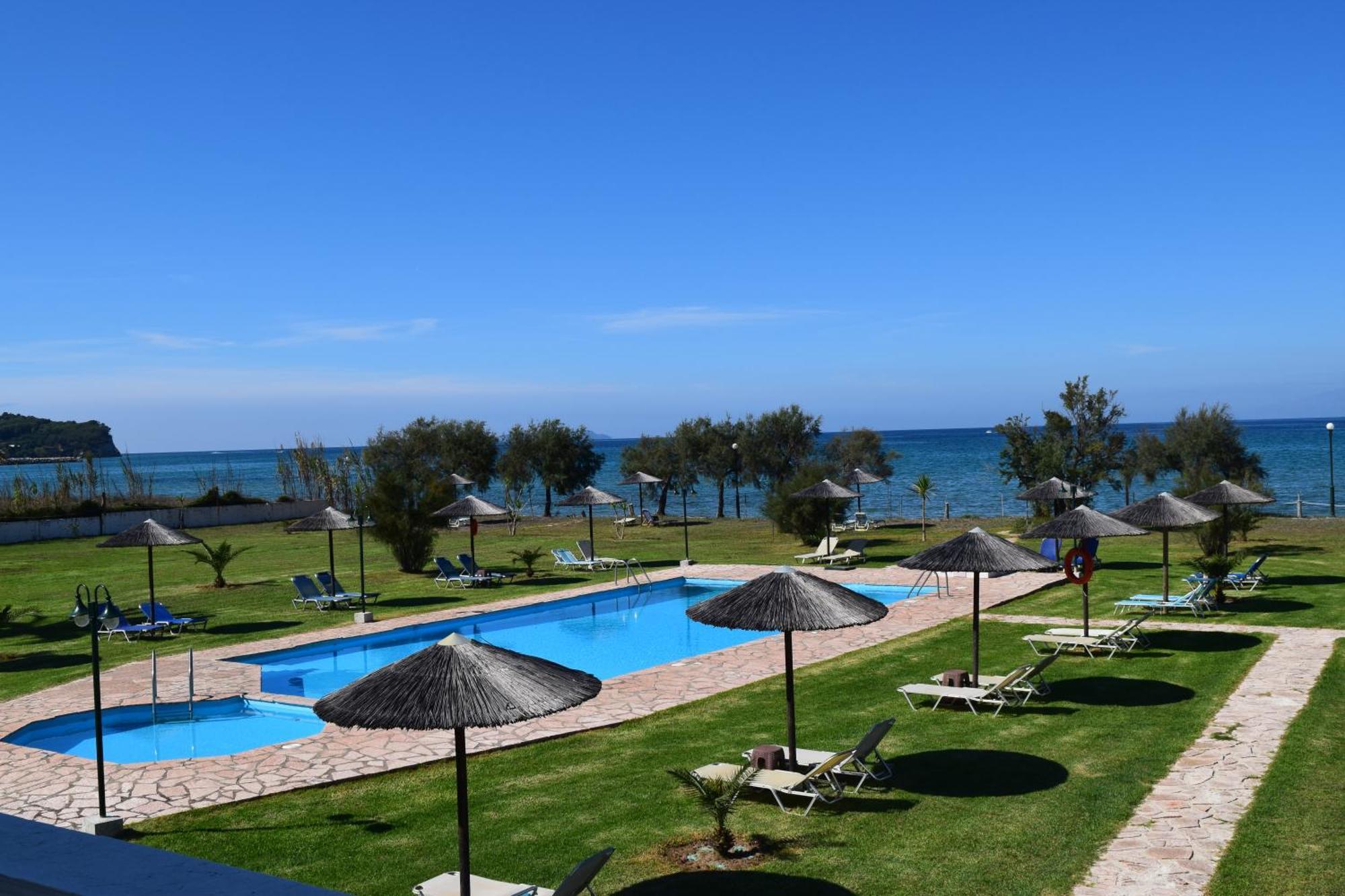 S&C Kosmos Beach Resort Roda  Luaran gambar