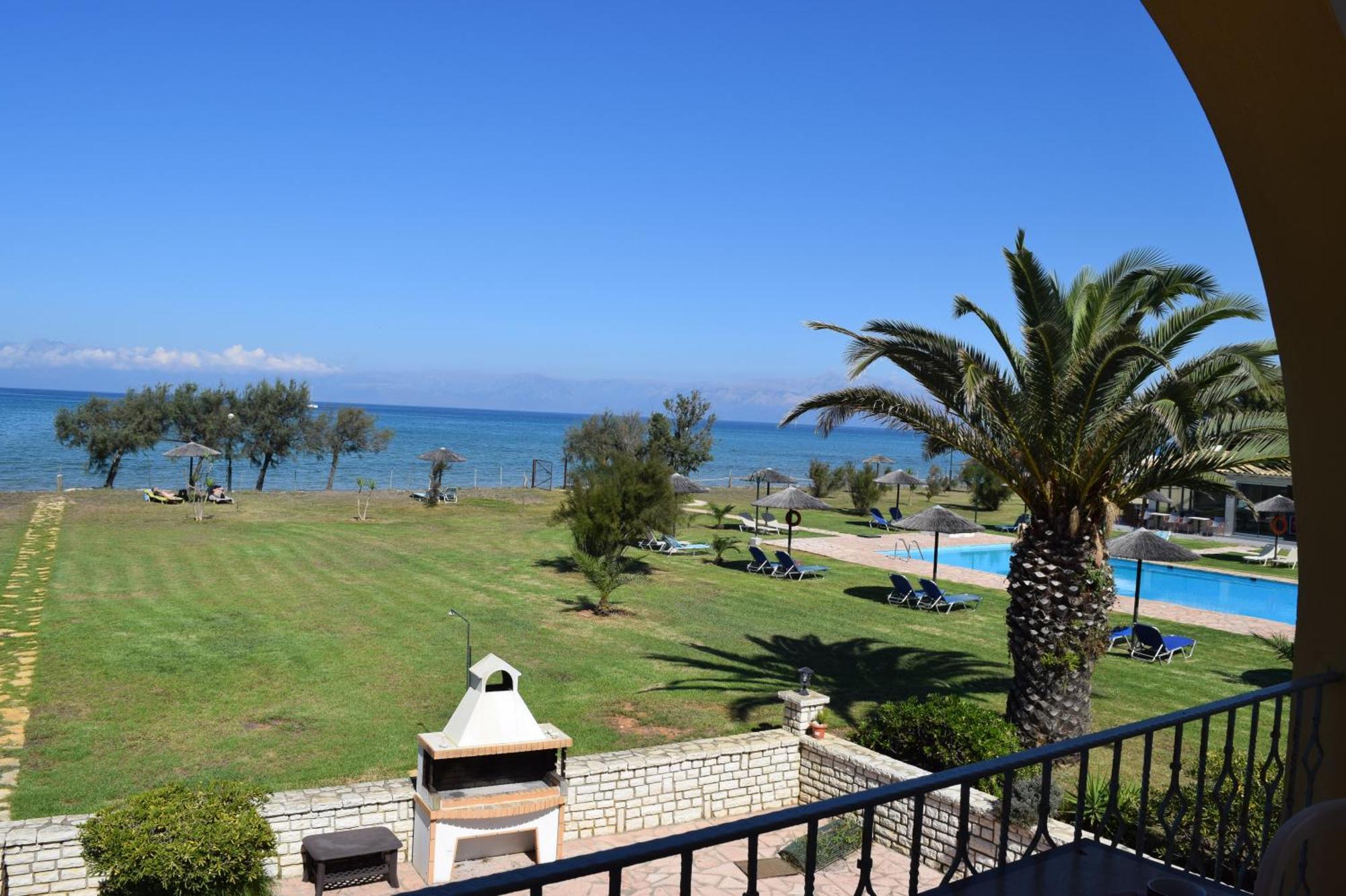 S&C Kosmos Beach Resort Roda  Luaran gambar